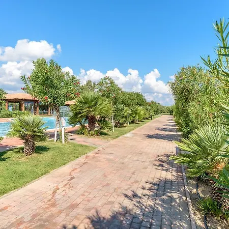 Garden 4*
