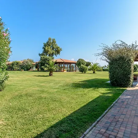 Garden منتجع كاستياداس